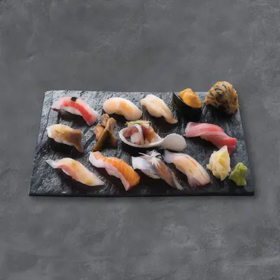 Sushi Set (12 pcs)